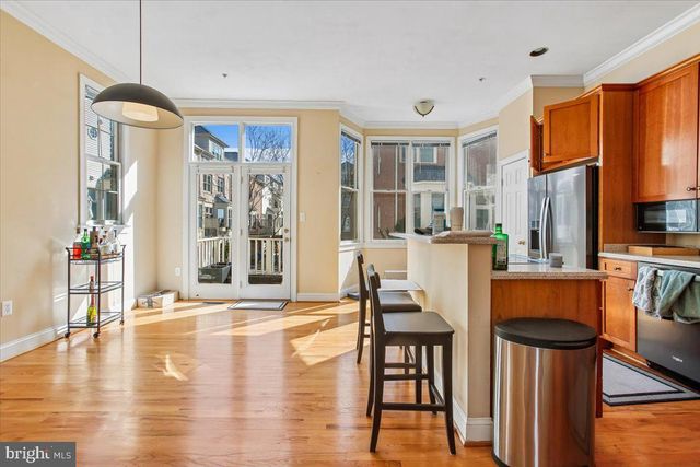 1053 N STUART ST, Arlington, VA 22201