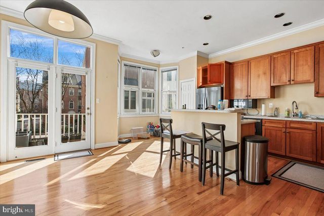 1053 N STUART ST, Arlington, VA 22201