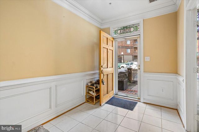 1053 N STUART ST, Arlington, VA 22201