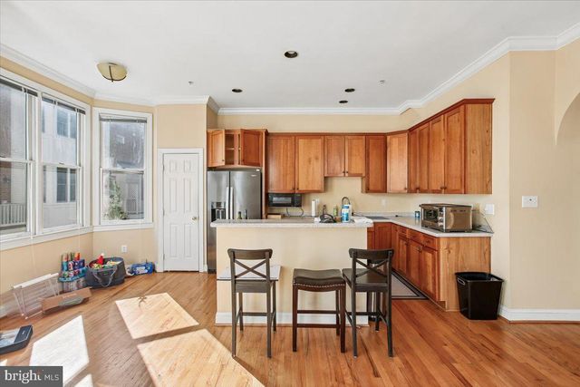 1053 N STUART ST, Arlington, VA 22201