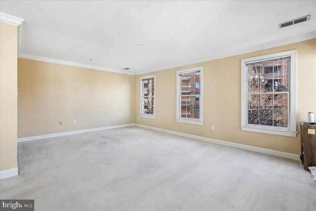 1053 N STUART ST, Arlington, VA 22201