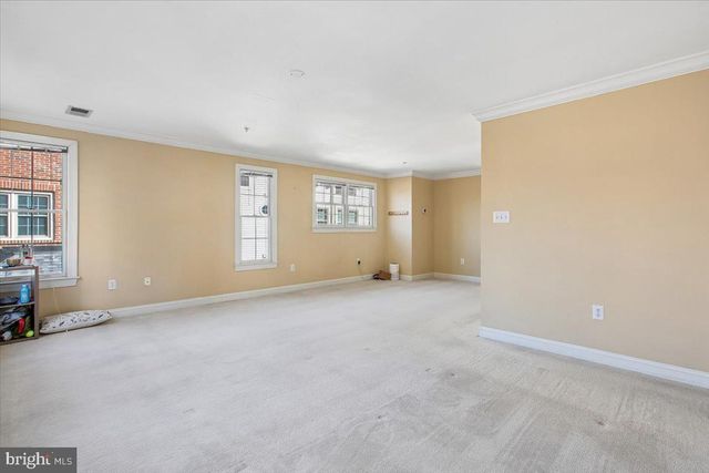 1053 N STUART ST, Arlington, VA 22201