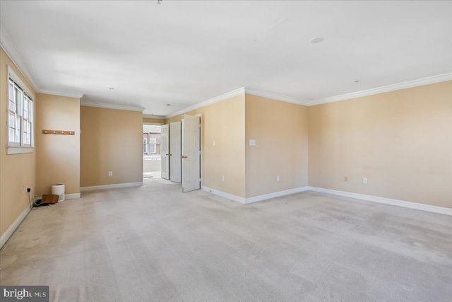 1053 N STUART ST, Arlington, VA 22201