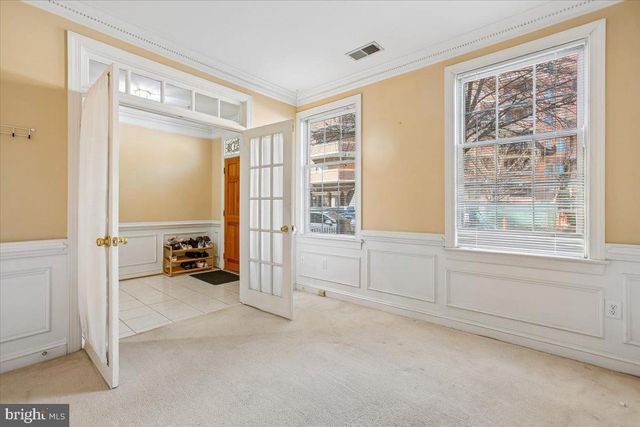 1053 N STUART ST, Arlington, VA 22201