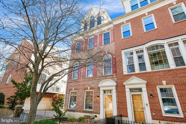 1053 N STUART ST, Arlington, VA 22201