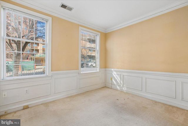 1053 N STUART ST, Arlington, VA 22201