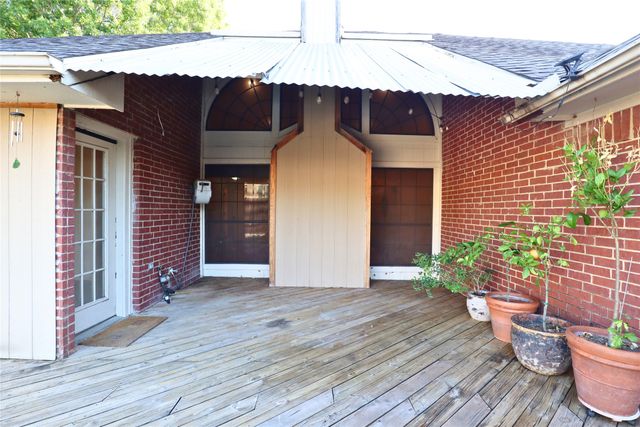 2222 Country Hollow Lane, Garland, TX 75040