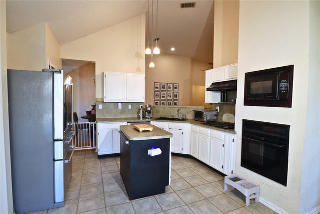 2222 Country Hollow Lane, Garland, TX 75040