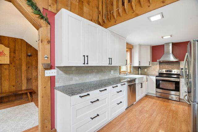 196 Powder Mill Road, Londonderry, VT 05148