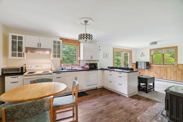 196 Powder Mill Road, Londonderry, VT 05148