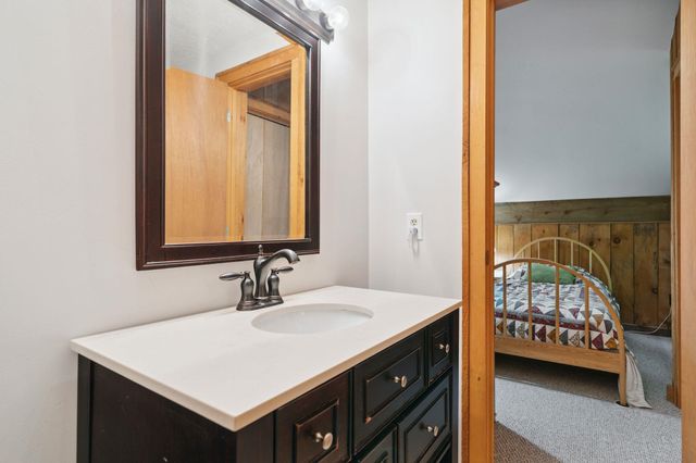 196 Powder Mill Road, Londonderry, VT 05148