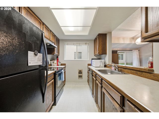 10121 Sw TRAPPER Ter, Beaverton, OR 97008