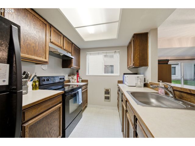 10121 Sw TRAPPER Ter, Beaverton, OR 97008
