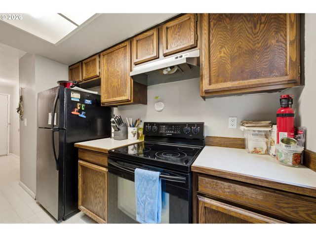 10121 Sw TRAPPER Ter, Beaverton, OR 97008