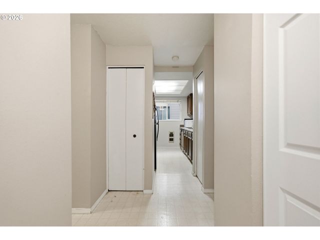 10121 Sw TRAPPER Ter, Beaverton, OR 97008
