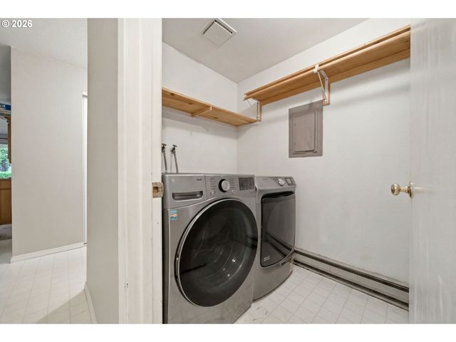 10121 Sw TRAPPER Ter, Beaverton, OR 97008