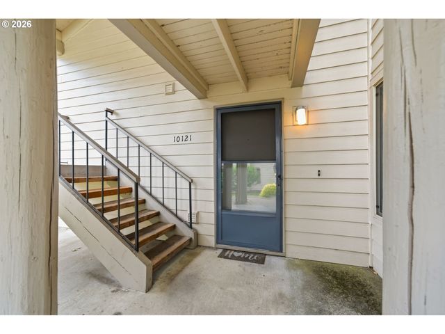 10121 Sw TRAPPER Ter, Beaverton, OR 97008