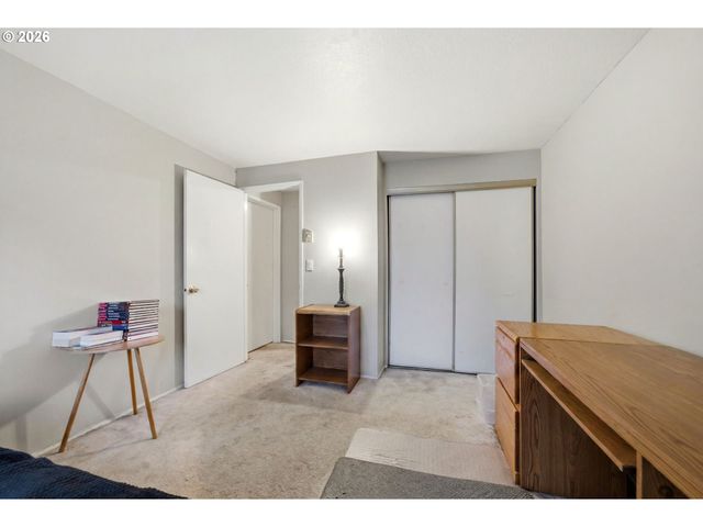 10121 Sw TRAPPER Ter, Beaverton, OR 97008