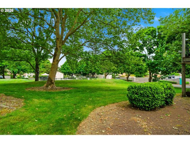 10121 Sw TRAPPER Ter, Beaverton, OR 97008