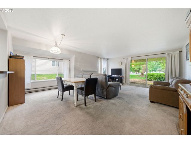 10121 Sw TRAPPER Ter, Beaverton, OR 97008
