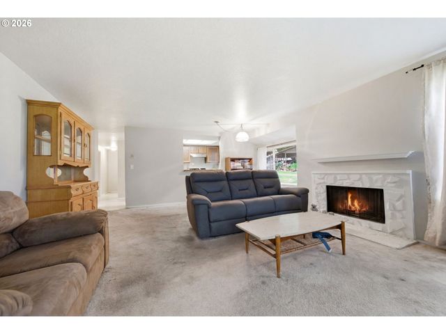 10121 Sw TRAPPER Ter, Beaverton, OR 97008