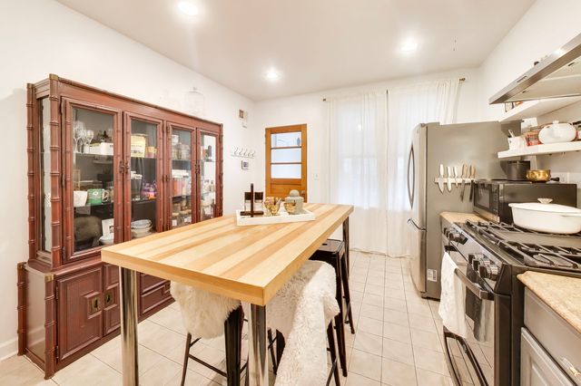1331 W Norwood Street, Chicago, IL 60660