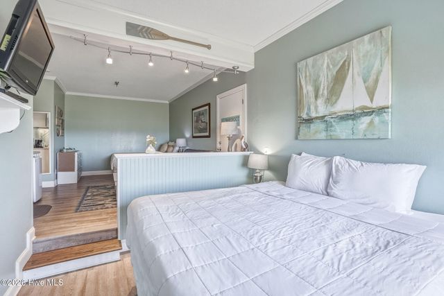 602 W Fort Macon Road 232, Atlantic Beach, NC 28512