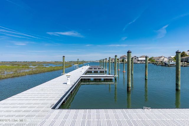 602 W Fort Macon Road 232, Atlantic Beach, NC 28512