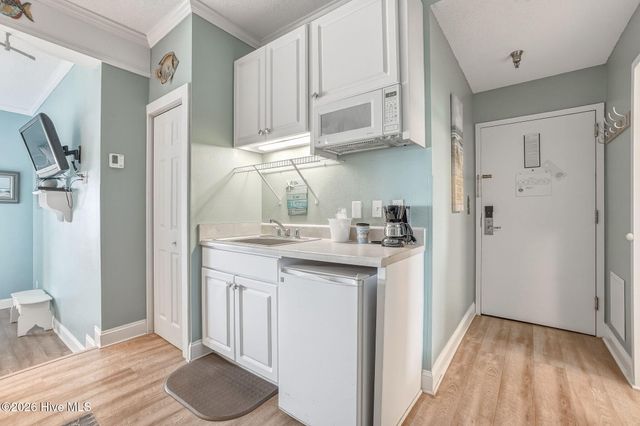 602 W Fort Macon Road 232, Atlantic Beach, NC 28512