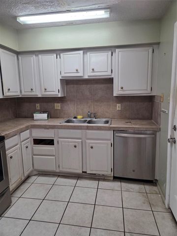 7971 Kendalia Drive, Houston, TX 77036