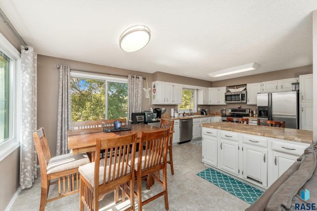 47205 94th St, Sioux Falls, SD 57108