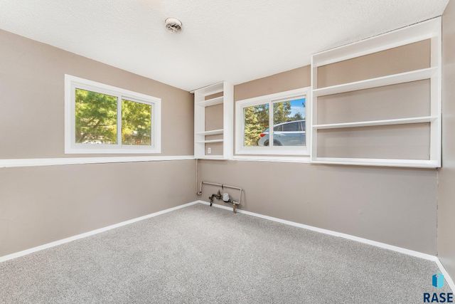 47205 94th St, Sioux Falls, SD 57108