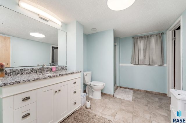 47205 94th St, Sioux Falls, SD 57108