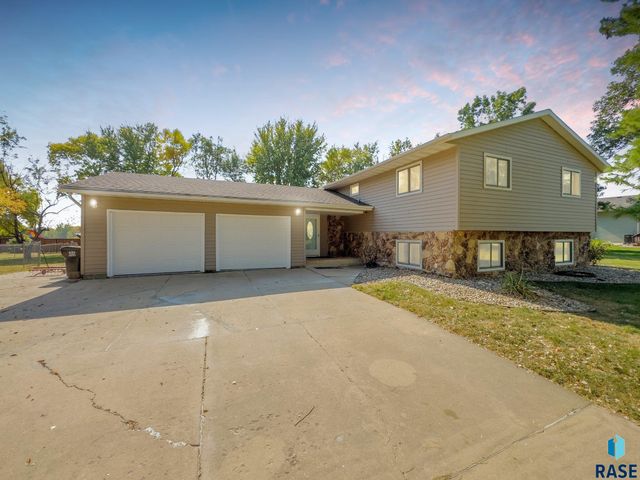 47205 94th St, Sioux Falls, SD 57108