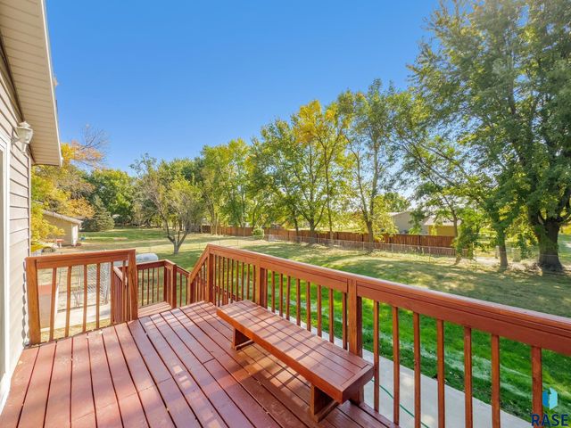 47205 94th St, Sioux Falls, SD 57108