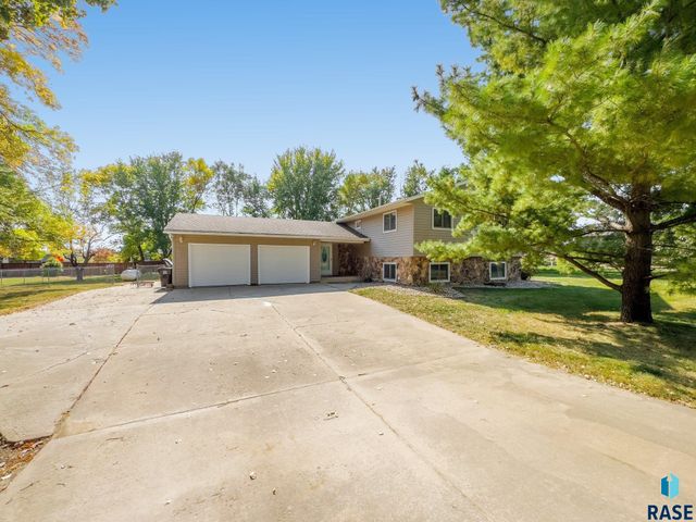 47205 94th St, Sioux Falls, SD 57108