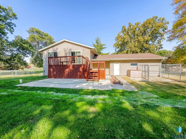47205 94th St, Sioux Falls, SD 57108