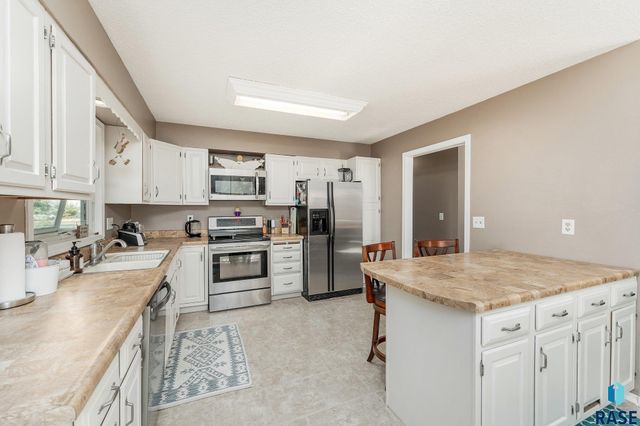 47205 94th St, Sioux Falls, SD 57108