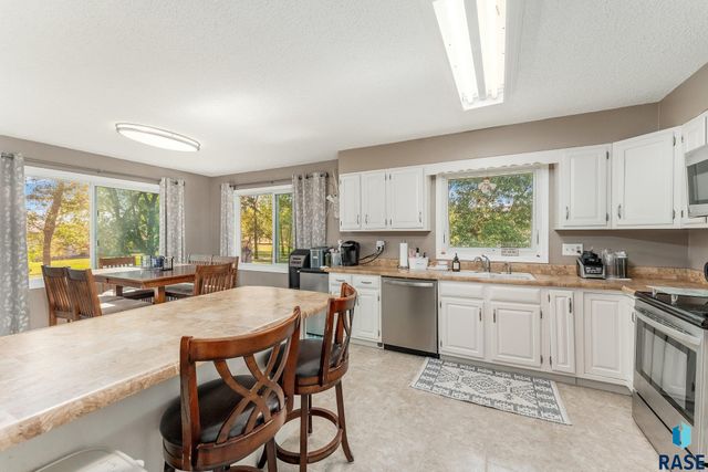 47205 94th St, Sioux Falls, SD 57108