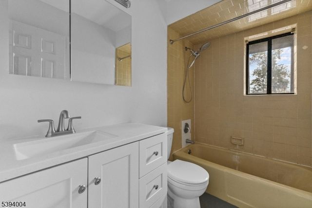 221 Ringwood Ave A12 A12, Pompton Lakes Boro, NJ 07442