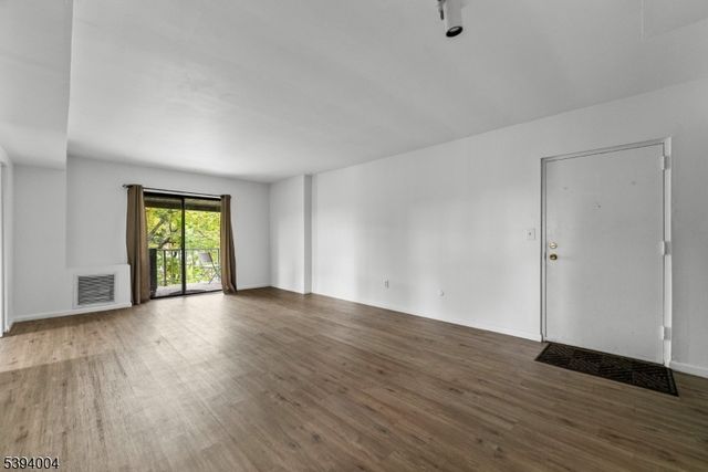 221 Ringwood Ave A12 A12, Pompton Lakes Boro, NJ 07442