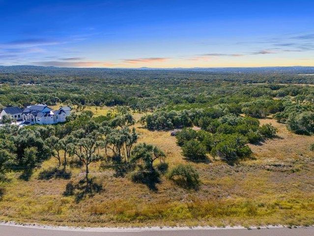 618 Windmill Ridge DR, Blanco, TX 78606