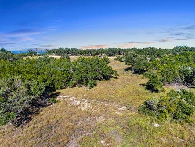 618 Windmill Ridge DR, Blanco, TX 78606