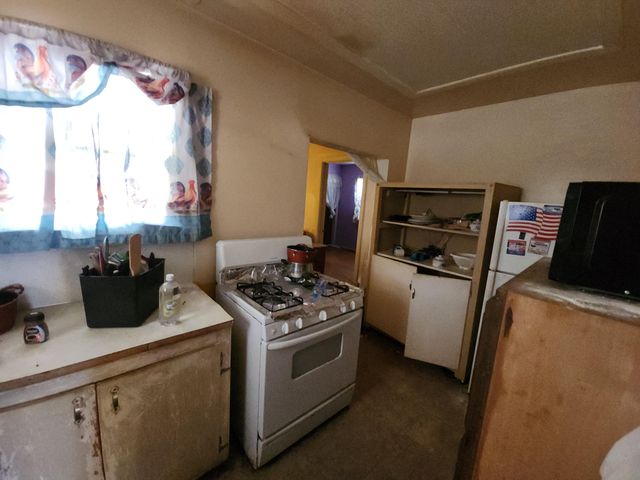 300 North Lincoln Street, Neosho, MO 64850