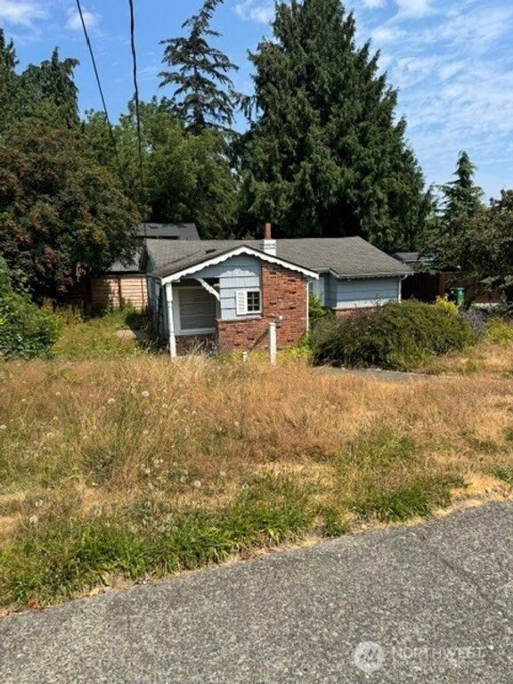 Image 1 of property listing at 2916 NW 83rd Street, Seattle, WA 98117