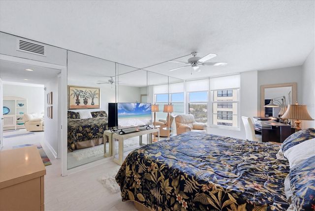 629 ALHAMBRA ROAD 702, Venice, FL 34285