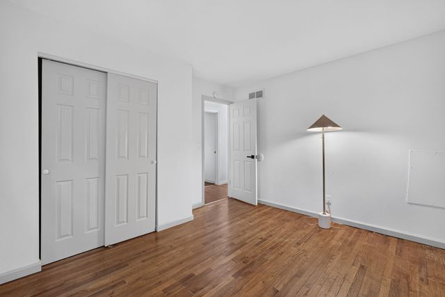 4210 Greenway Drive, Davenport, IA 52804