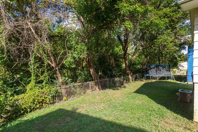 4210 Greenway Drive, Davenport, IA 52804