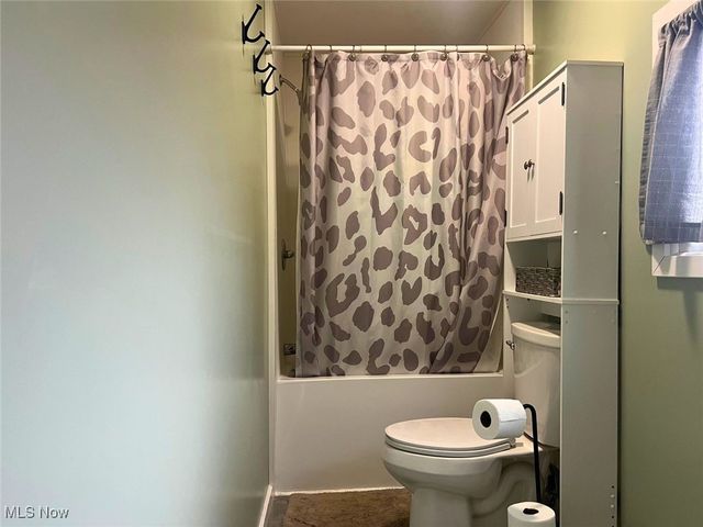 1146 Baltzley Valley Road SE, New Philadelphia, OH 44663