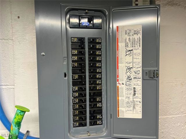 1146 Baltzley Valley Road SE, New Philadelphia, OH 44663